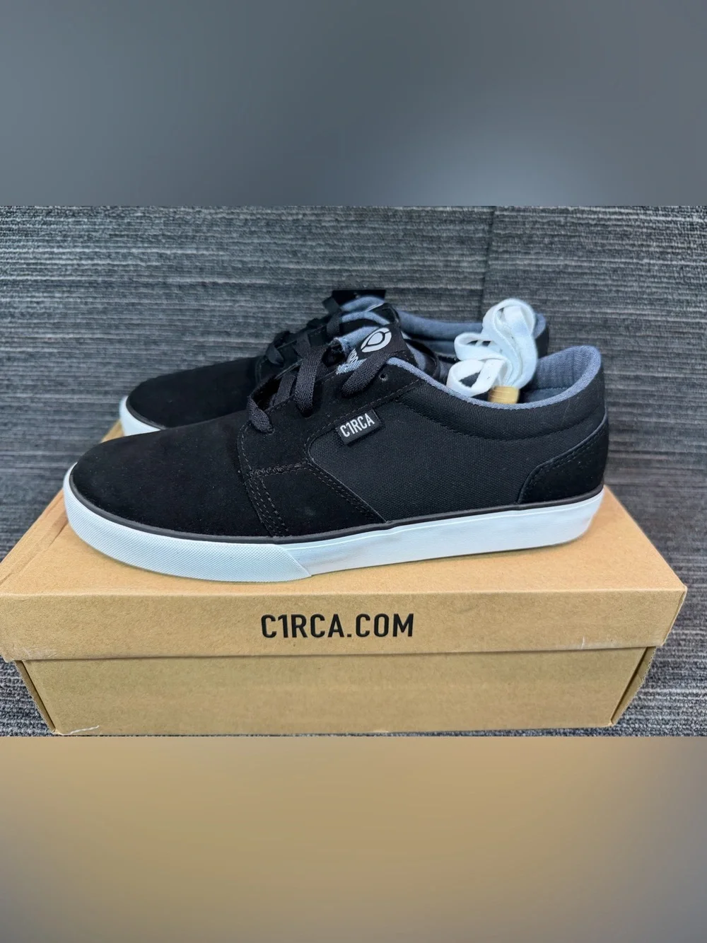 C1RCA HESH 2.0 Black/White Low-Top Vintage Skate Sneakers Men’s 10 New
